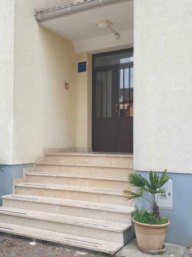 Apartment Lara Rovinj Luaran gambar